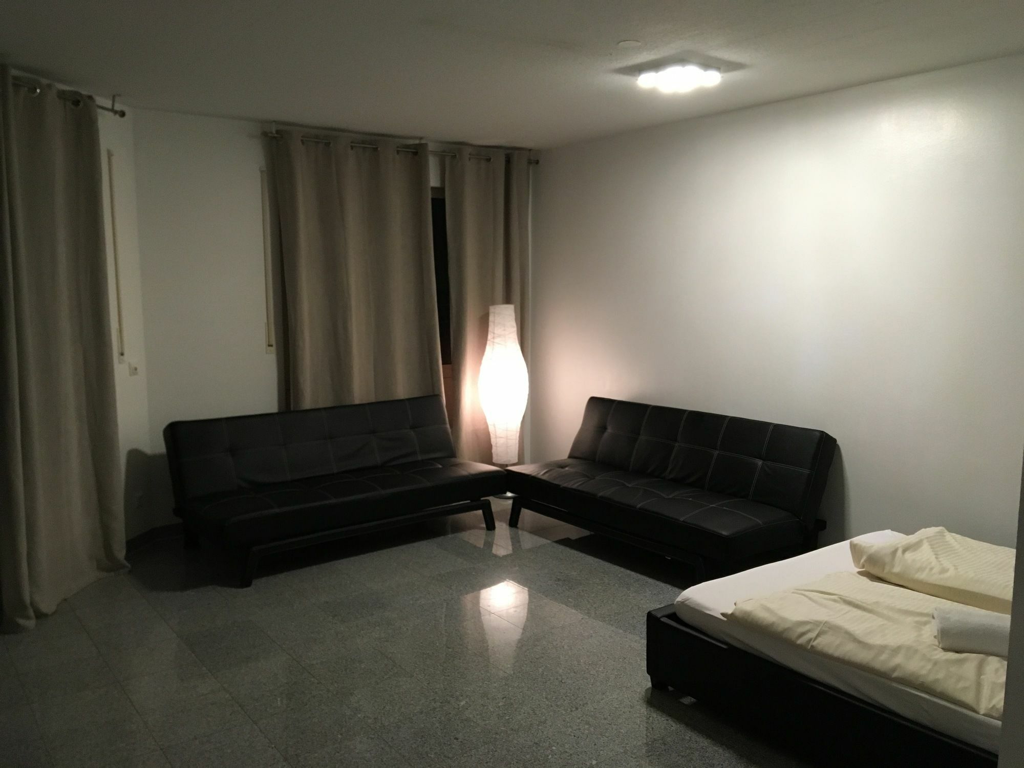 ミュンヘンKn Kahtan Boarding Houseアパートメント エクステリア 写真