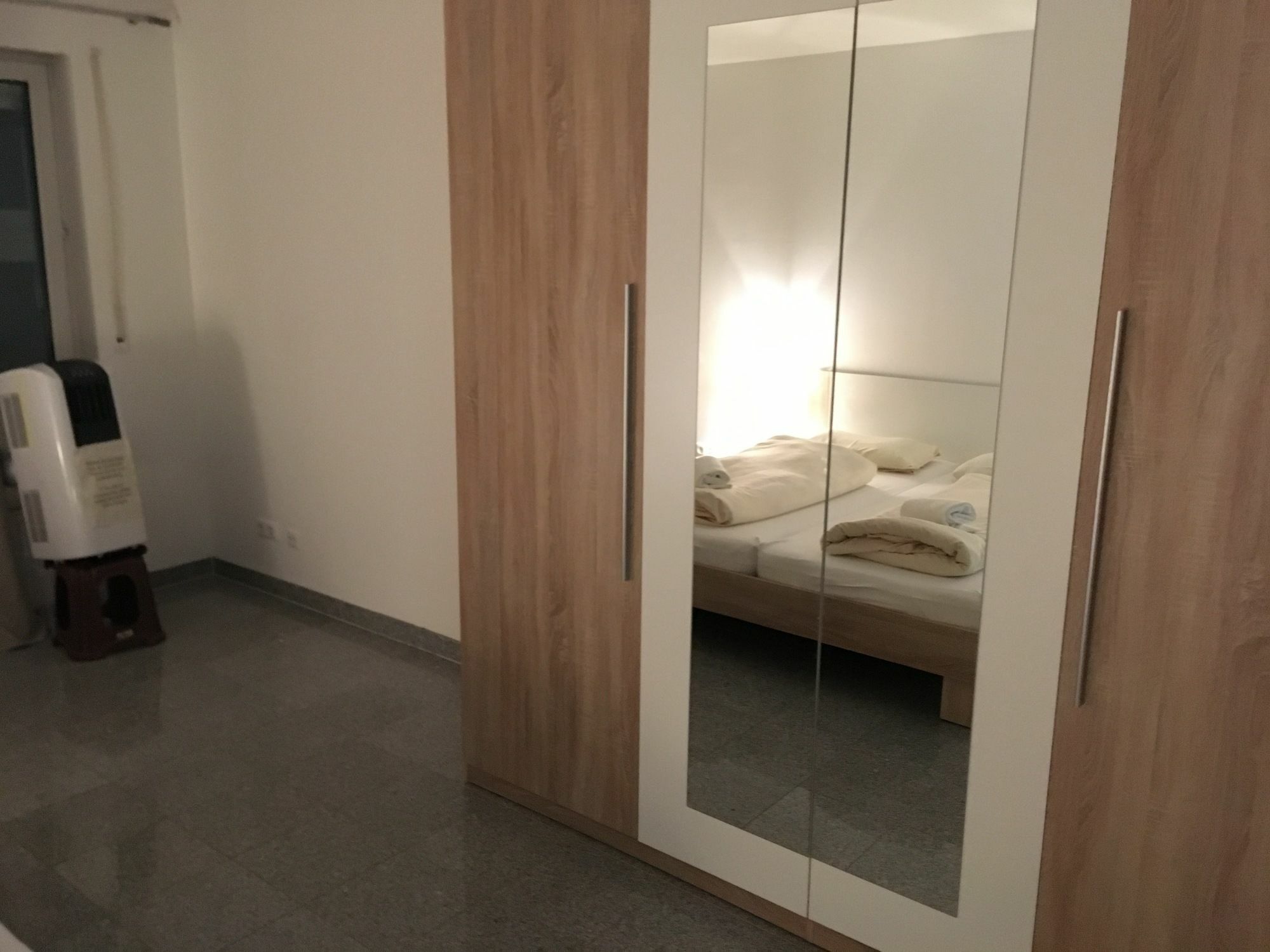 ミュンヘンKn Kahtan Boarding Houseアパートメント エクステリア 写真