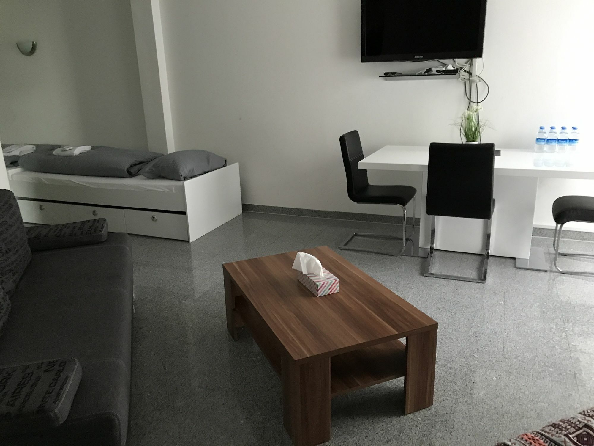 ミュンヘンKn Kahtan Boarding Houseアパートメント エクステリア 写真